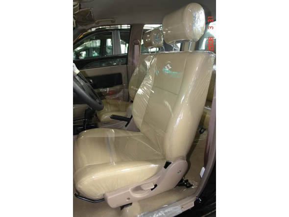 Dachaishen Right Hand Drive Double Cab Pickup Truck